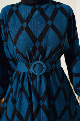 Desenli Yarasa Kol Kemerli Elbise Petrol - Tesettür Elbise