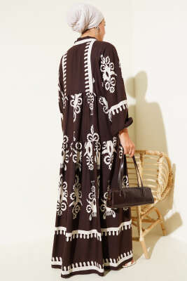 Desenli Yarı Patlı Önü Düğmeli Elbise Kahve - Tesettür Elbise