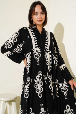 Desenli Yarı Patlı Önü Düğmeli Elbise Siyah - Tesettür Elbise