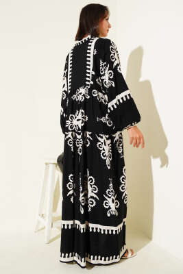 Desenli Yarı Patlı Önü Düğmeli Elbise Siyah - Tesettür Elbise