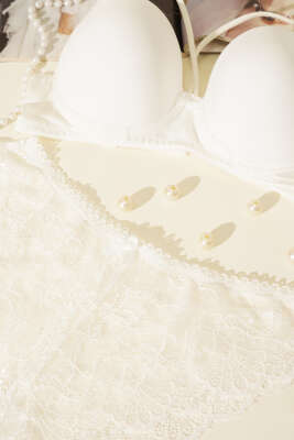 Destekli Çapraz İpli Kurdeleli Mikro Sütyen Takım Ekru - Yılın Fırsatı