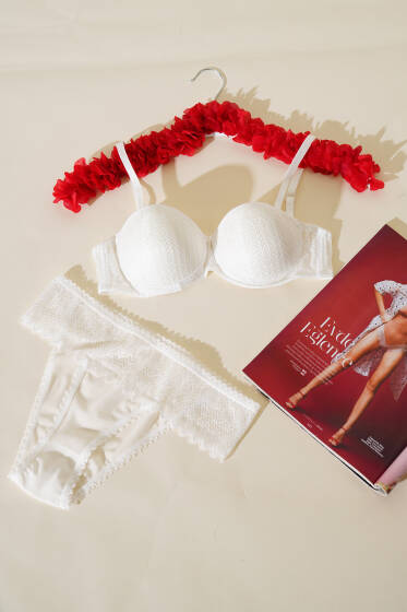 Destekli Dantelli Straplez Sütyen Takım Ekru - Destekli Sütyen Takım