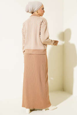 Dik Çizgili Etekli Triko İkili Takım Bisküvi - Triko İkili Takım