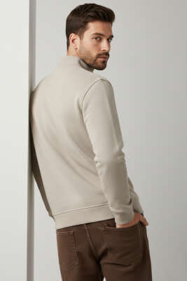 Dik Yaka Çıtçıtlı Erkek Sweatshirt Bej - Erkek Sweatshirt