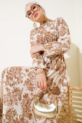 Dik Yaka Desenli Elbise Camel - Tesettür Elbise