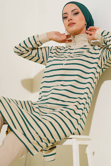 Dik Yaka Fermuarlı Uzun Tunik Zümrüt Yeşili - Tunik