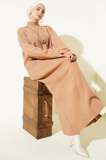 Dik Yaka Fitilli Triko Elbise Latte - Elbise