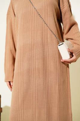 Dik Yaka Fitilli Triko Elbise Latte - Elbise