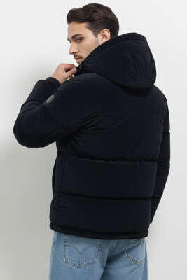 Dik Yaka Kapüşonlu Şişme Mont Siyah - Günün Seçilenleri