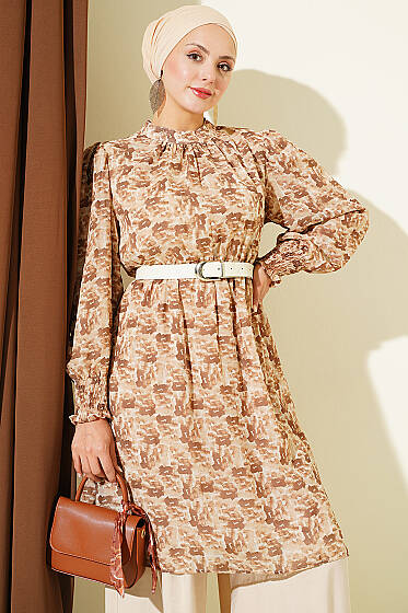 Dik Yaka Karışık Desen Şifon Tunik Camel - Fendel
