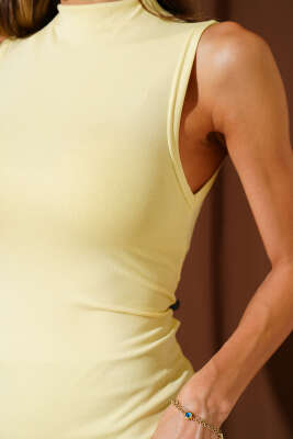 Dik Yaka Kolsuz Body Sarı - Yılın Fırsatı