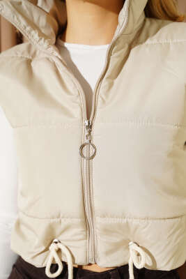 Dik Yaka Kolsuz Şişme Mont Bej - Kadın Giyim Modelleri