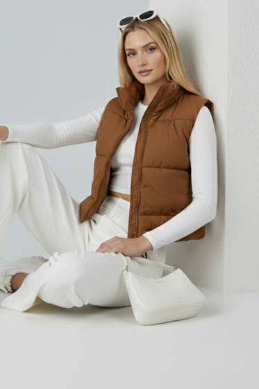 Dik Yaka Kolsuz Şişme Mont Taba - Kadın Giyim Modelleri