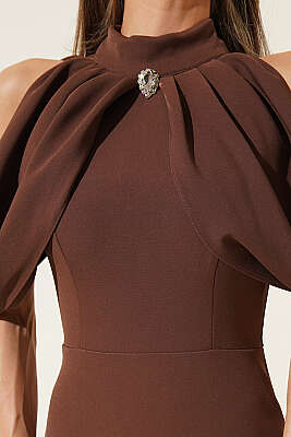 Dik Yaka Pelerin Detaylı Abiye Elbise Kahve - Kadın Giyim Modelleri