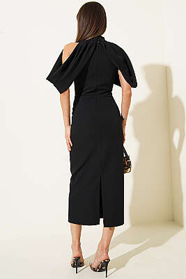 Dik Yaka Pelerin Detaylı Abiye Elbise Siyah - Kadın Giyim Modelleri