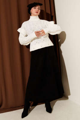 Dik Yaka Taşlı Triko Kazak Ekru - Yılın Fırsatı