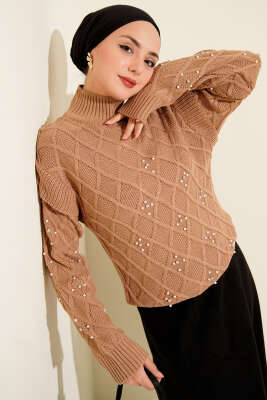 Dik Yaka Taşlı Triko Kazak Latte 