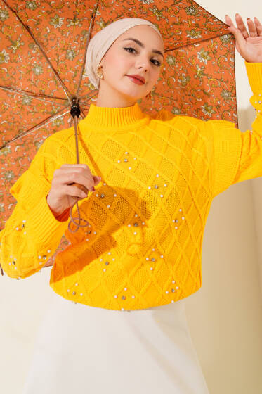 Dik Yaka Taşlı Triko Kazak Sarı - Triko Kazak