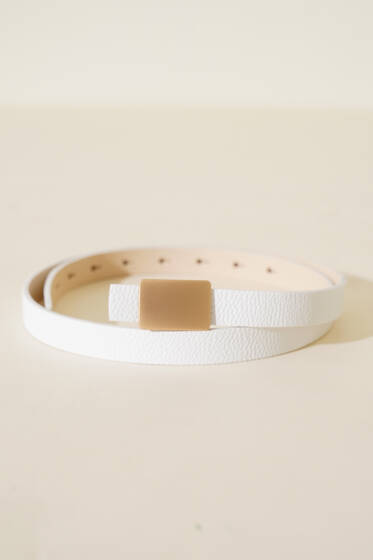 Dikdörtgen Metal Tokalı İnce Kemer Beyaz - Deri Kemer