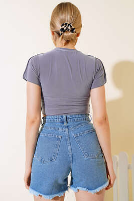 Dikiş Detaylı Crop Füme - Kadın Giyim Modelleri