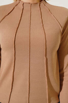 Dikiş Detaylı Kısa Bluz Camel - Kadın Giyim Modelleri
