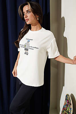 Disclaimer Baskılı T-shirt Ekru - Kadın Giyim Modelleri