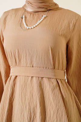 Dökümlü Kat Kat Elbise Latte - Tesettür Elbise