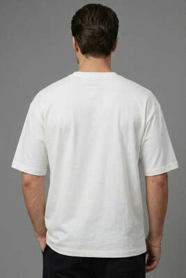 Don't Look Back Baskılı Oversize Erkek T-shirt Ekru - Yılın Fırsatı