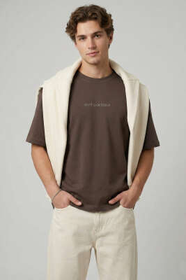 Don't Look Back Baskılı Oversize Erkek T-shirt Kahve 