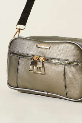 Dört Bölmeli Fermuarlı Çanta Platin - Kol Çantası