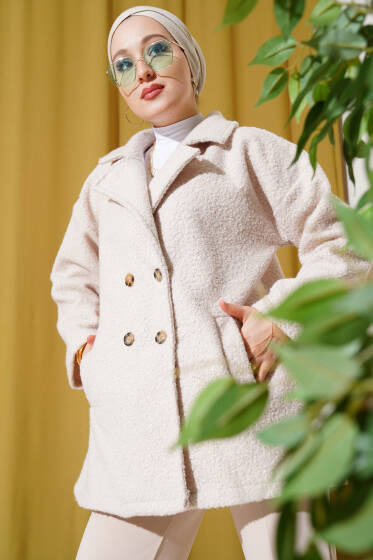 Dört Düğmeli Kruvaze Yaka Buklet Kaban Bej - Kaban