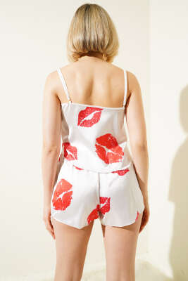 Dudak Figürlü Askılı Saten Pijama Takım Beyaz - Kadın Pijama Takımı