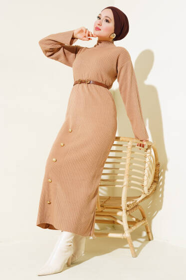 Düğme Detaylı Fitilli Triko Elbise Camel - Elbise