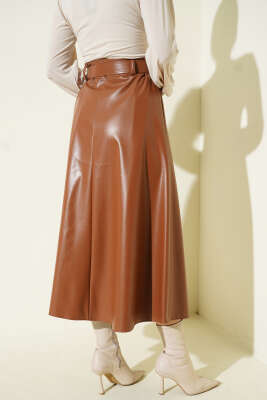 Düğme Detaylı Kemerli Deri Etek Taba - Etek
