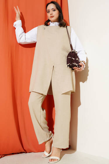 Düğme Detaylı Kemerli Üçlü Takım Bej - İKİLİ TAKIM