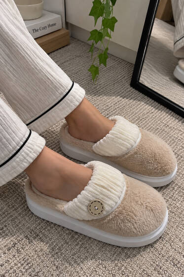 Düğme Detaylı Peluş Ev Terliği Vizon - Ev Terliği