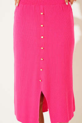 Düğme Detaylı Yırtmaçlı Triko Midi Etek Fuşya - Kadın Giyim Modelleri