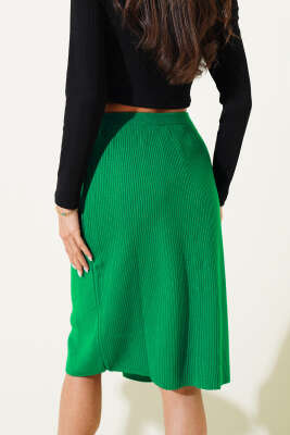 Düğme Detaylı Yırtmaçlı Triko Midi Etek Zümrüt - Kadın Giyim Modelleri