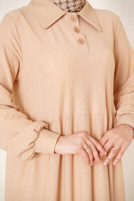 Düğme Yakalı Bürümcük Elbise Bej - Tesettür Elbise