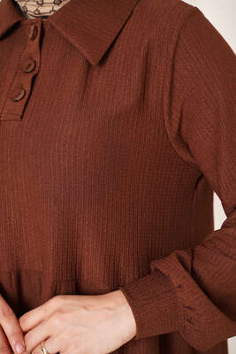 Düğme Yakalı Bürümcük Elbise Kahve - Tesettür Elbise