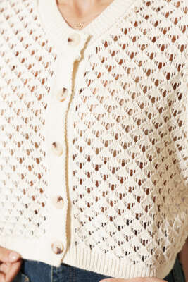 Düğmeli Ajurlu Kısa Hırka Taş - Kadın Giyim Modelleri