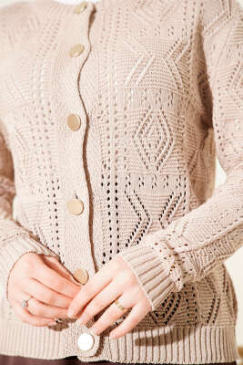 Düğmeli Ajurlu Kısa Triko Hırka Bej - Hırka