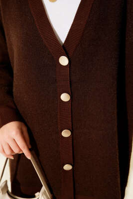 Düğmeli Basic Yumoş Triko Hırka Kahve - Hırka