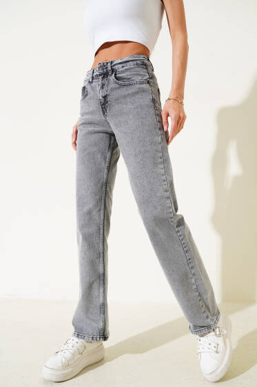 Düğmeli Boru Paça Kot Pantolon Gri - Kadın Giyim Modelleri