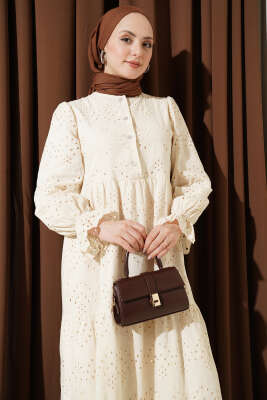 Düğmeli Brode Bilek Lastikli Elbise Bej - Elbise