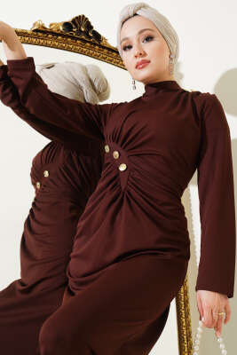 Düğmeli Büzgülü Elbise Kahve - Tesettür Elbise