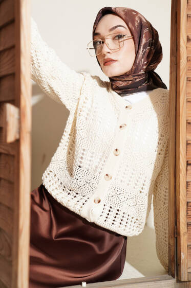 Düğmeli Desenli Ajur Kısa Hırka Bej - Hırka