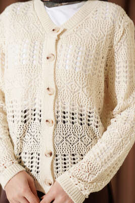 Düğmeli Desenli Ajur Kısa Hırka Bej - Hırka