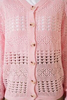 Düğmeli Desenli Ajur Kısa Hırka Pembe - Hırka