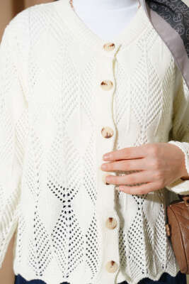 Düğmeli Desenli Triko Kısa Ajur Hırka Ekru - Yılın Fırsatı